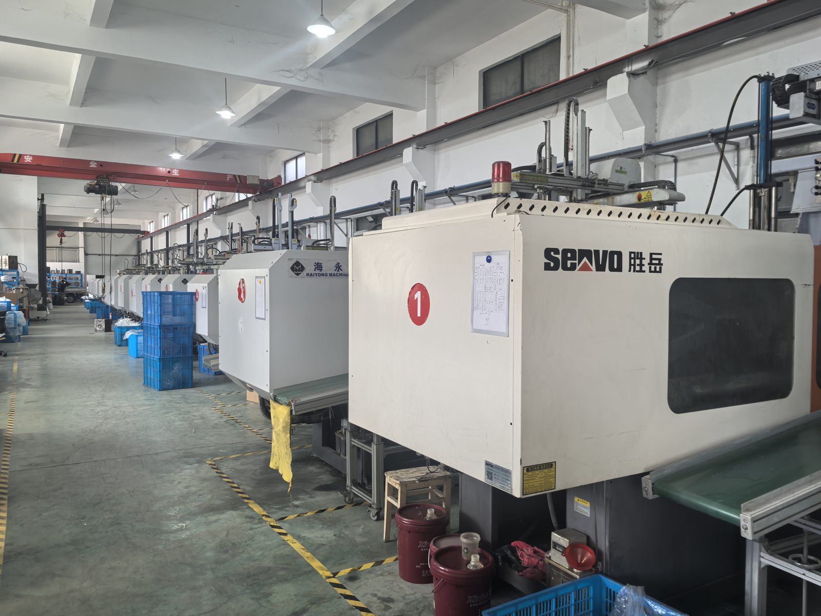 Desiky injection molding workshop with Haiyong machines in Yuyao factory